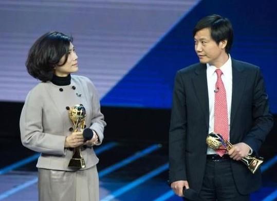 董明珠“发飙”看似针对小米,背后揭露格力和美的什么仇什么怨?