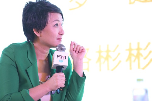 路彬彬.JPG