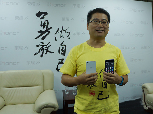 华为荣耀掌门人刘江峰：小米是互联网基因，但华为并不想成为互联网公司