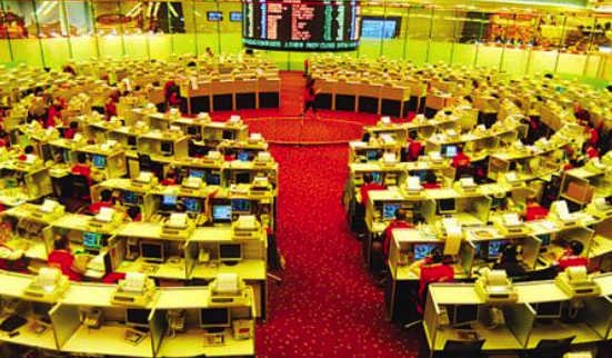 腾讯市值一度蒸发300亿，收盘前强势收复失地