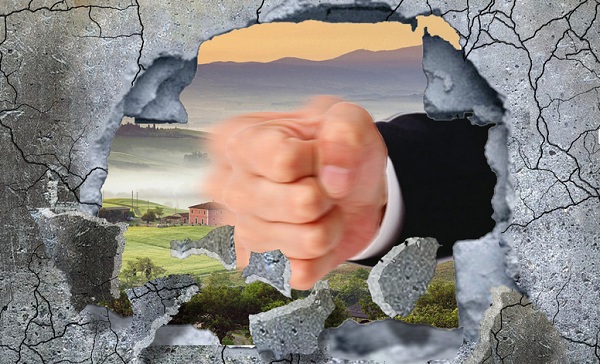 今日嗅评：“未来公交”不是支付宝能做的，必须依靠国家行政的力量