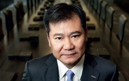 半年净亏7.49亿元，苏宁是该向左走还是向右走？