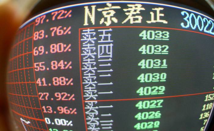 尴尬君正，是如何被“创新”带到沟里去的？