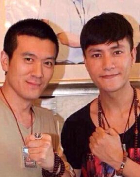 Apple Watch，在中国的主要竞争对手是：佛珠...,互联网的一些事