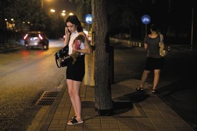 揭秘网络女主播私生活：连唱两小时不喝水,互联网的一些事