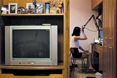 揭秘网络女主播私生活：连唱两小时不喝水,互联网的一些事