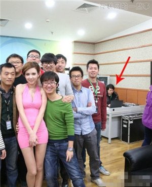 年终发奖是财大气粗，还是AV女优助阵？,互联网的一些事