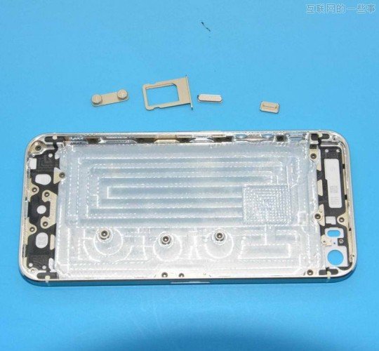 【多图】苹果iPhone 5S和5C的全部零部件曝光,互联网的一些事