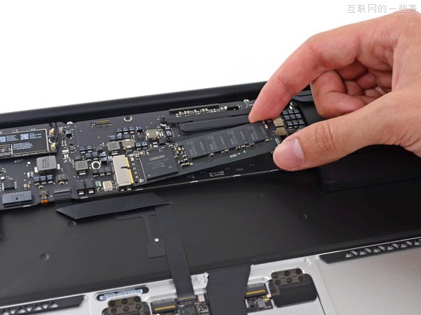 新版MacBook Air拆解，CPU更省电、电池容量增强,互联网的一些事