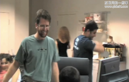 Facebook早年照片：员工喜欢在厨房办公,互联网的一些事